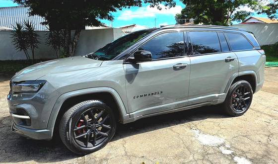 JEEP COMMANDER 2.0 HURRICANE 4 TURBO GASOLINA BLACKHAWK AT9 JEEP COMMANDER 2.0 HURRICANE 4 TURBO GASOLINA BLACKHAWK AT9